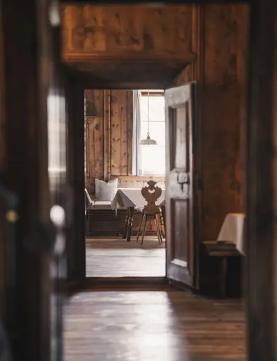 Ansitz Heufler (c) Anna Notdurfter View of a wood-paneled parlor at Ansitz Heufler (c) Photo Anna Notdurfter