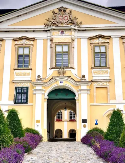 (c) Schloss Gobelsburg Exterior view of stately Schloss Gobelsburg (c) photo Schloss Gobelsburg