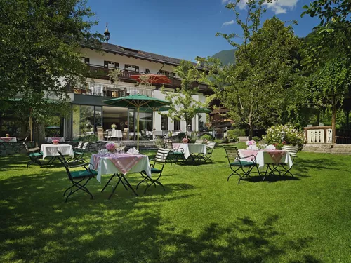 Hotel & Landgasthof Linde in Stumm with garden, Zillertal valley (c) Photo Heli Hinkel